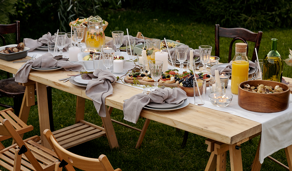 Table d'extérieur en bois : ses avantages