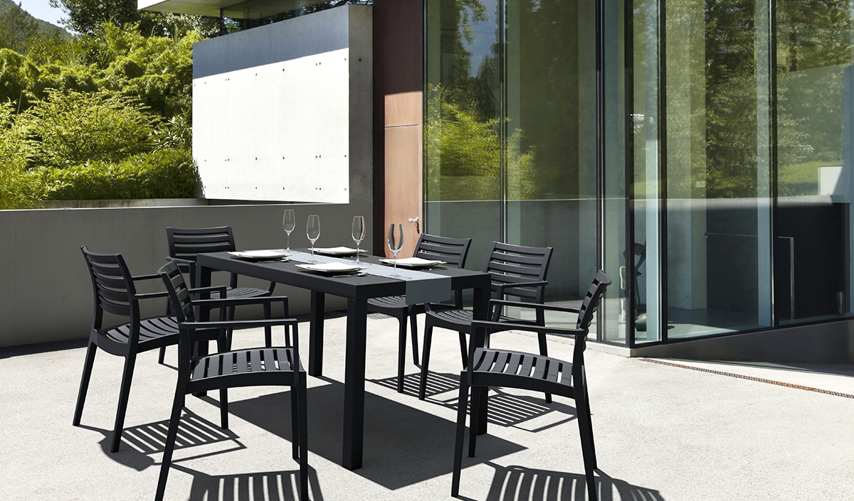 table de jardin noire en plastique style contemporain
