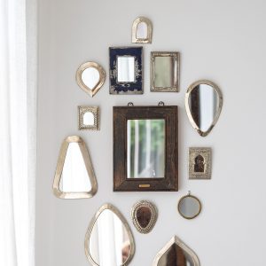 un intérieur feng shui avec plein de miroirs