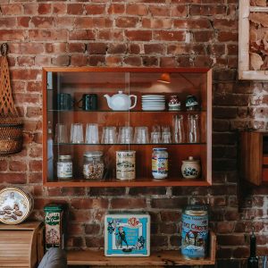 on aime le vaisselier pour sa déco de cuisine