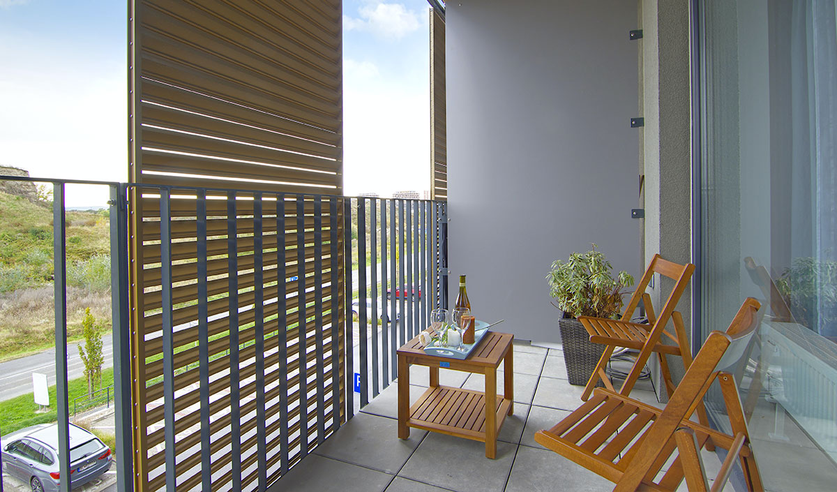 Petit balcon : choisir des meubles pliables et modulables