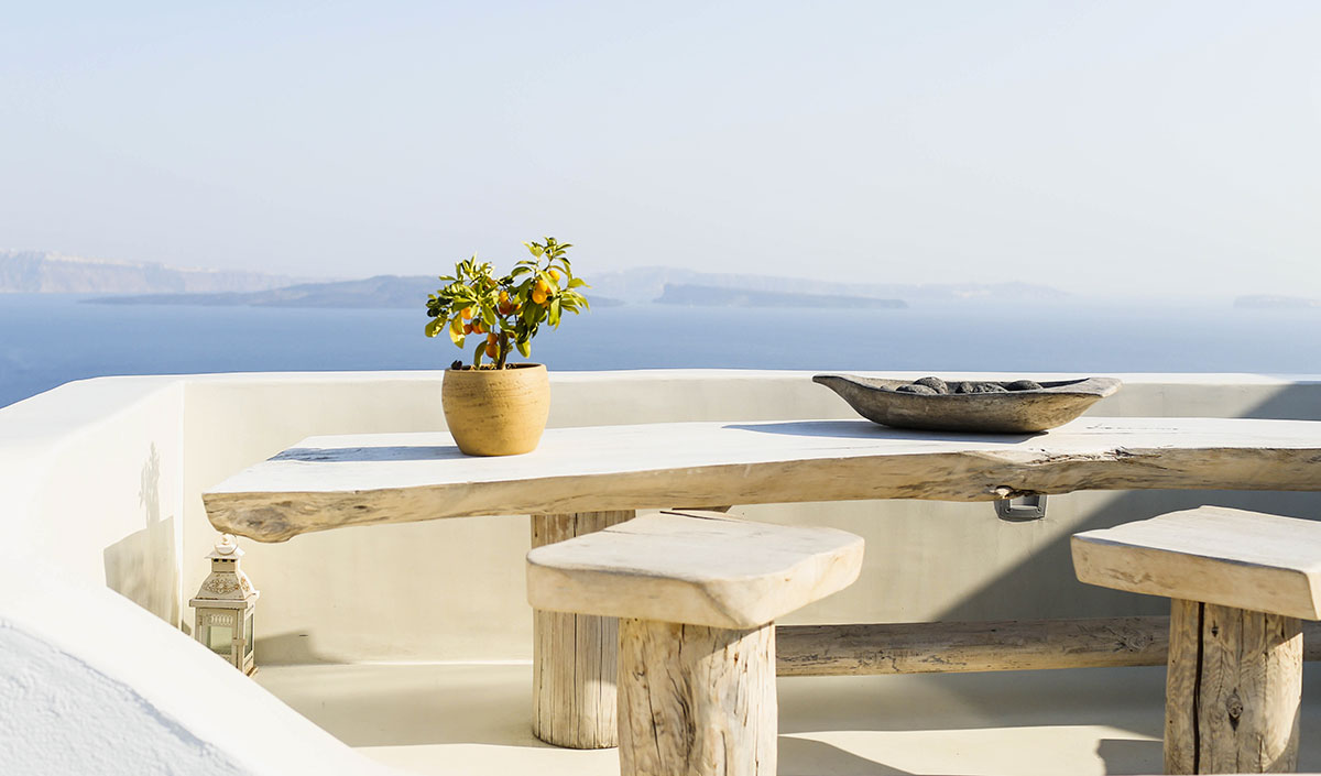 Table en bois brut : déco naturelle