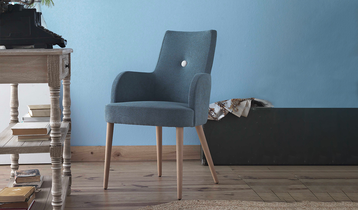 Le nettoyage d'un fauteuil en tissu : toutes les astuces !