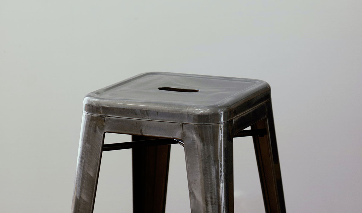 Tabouret en métal brossé