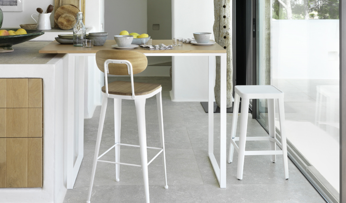 Pourquoi choisir table haute et tabouret de bar pour l'extérieur