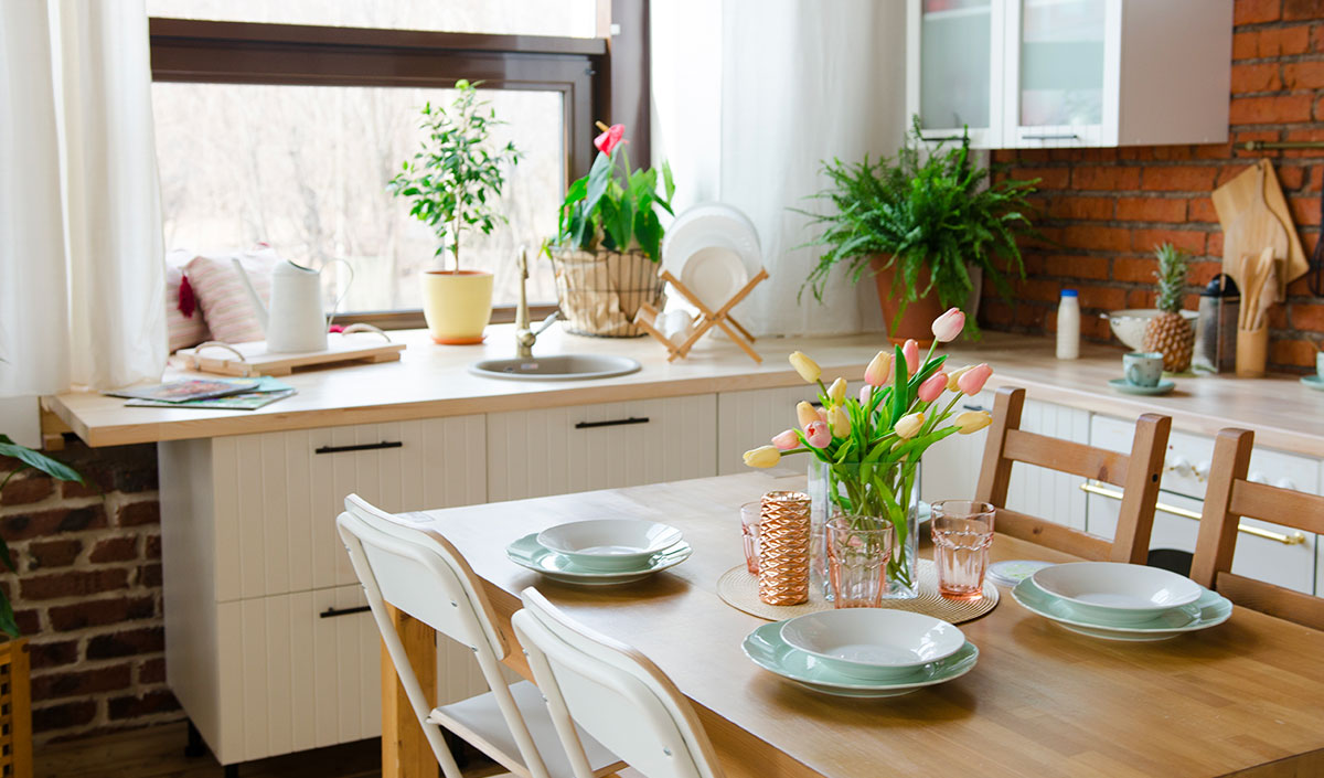 Cuisine en bois : une pièce naturelle et chaleureuse