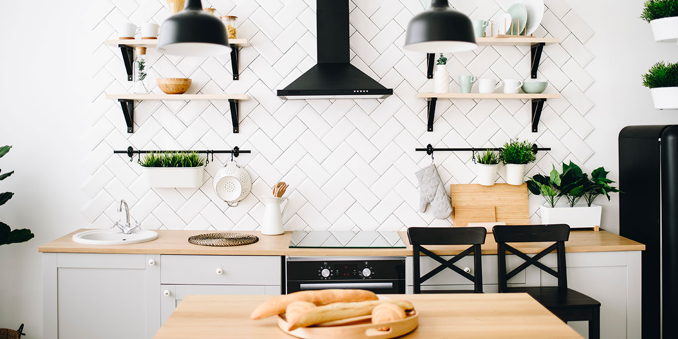 Cuisine scandinave : le juste équilibre entre style épuré, clarté et mise en valeur du bois !