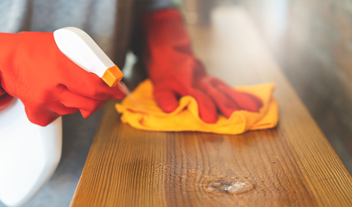 Nettoyer son meuble de cuisine avant de le repeindre