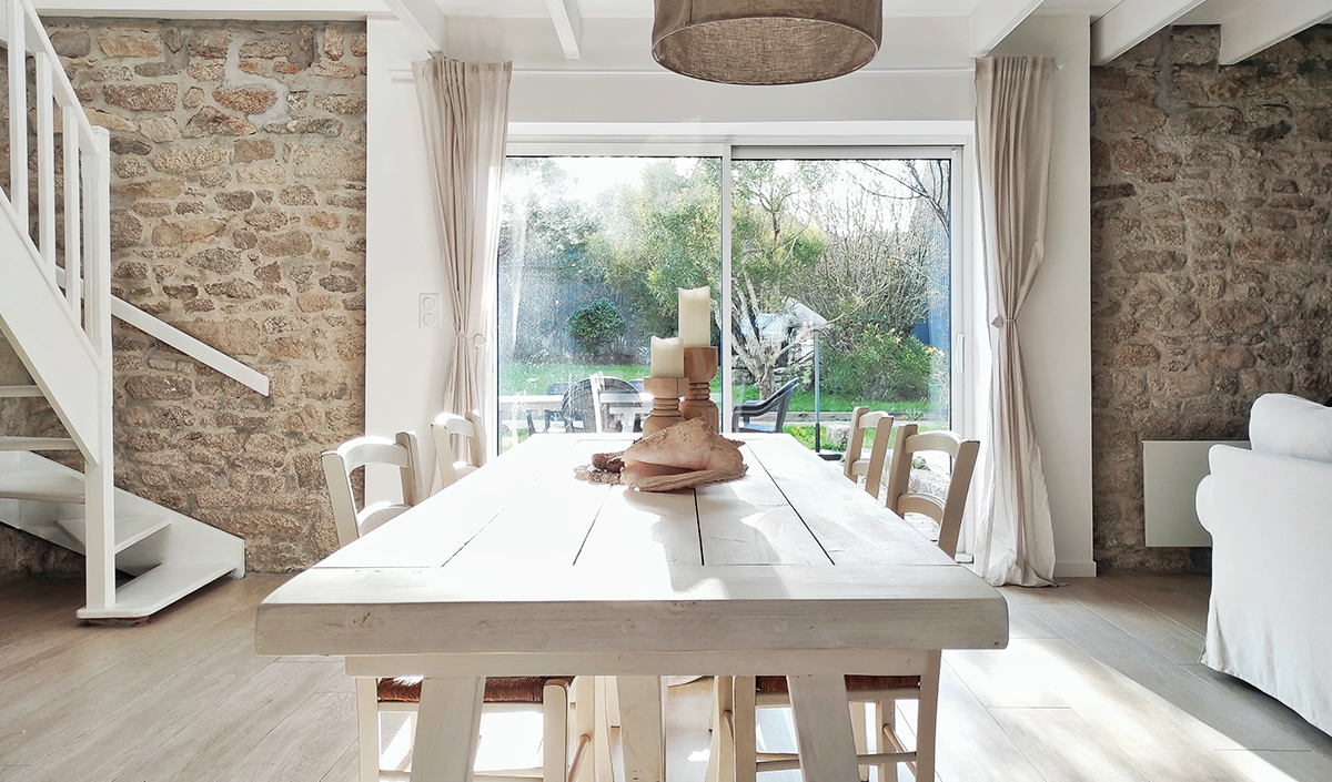 Visité déco d'une maison aux volets bleus bretonne