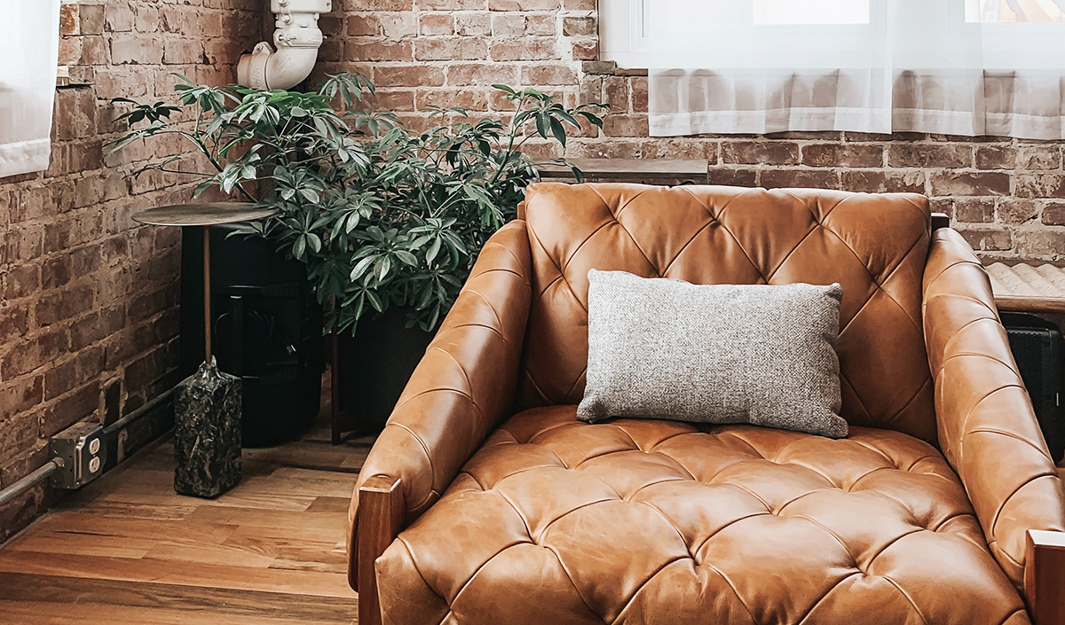 Choisir un fauteuil en cuir industriel pour le salon