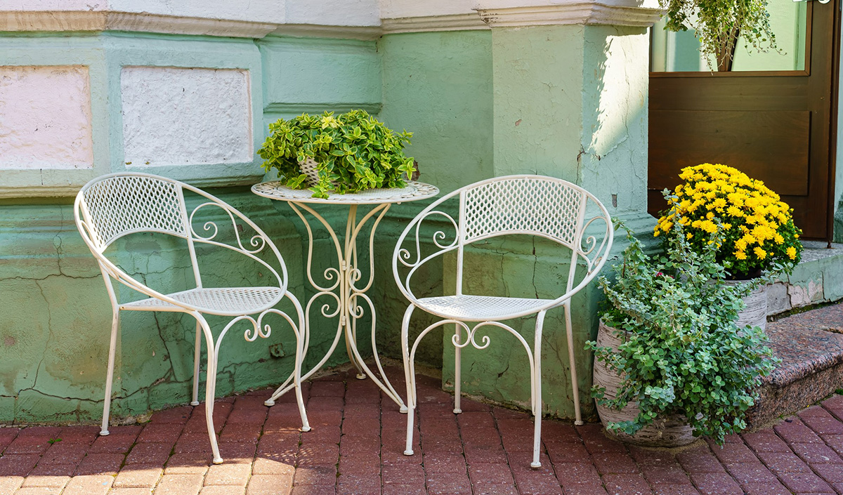 Mobilier en fer forgé romantique pour le jardin