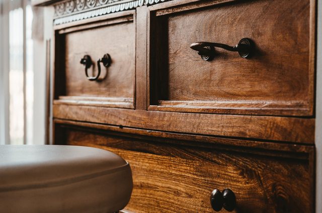 Comment cirer un meuble en bois ?