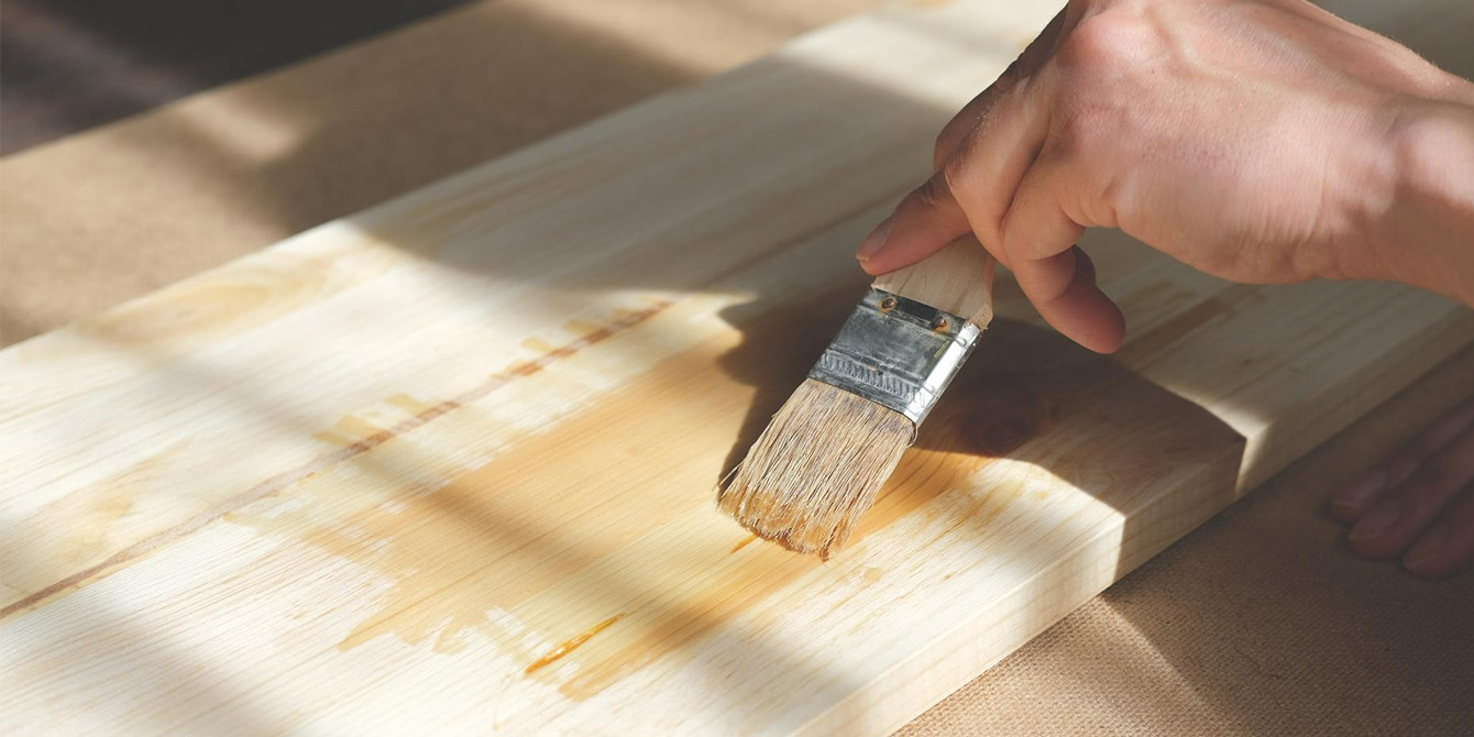 Comment huiler un meuble en bois ?