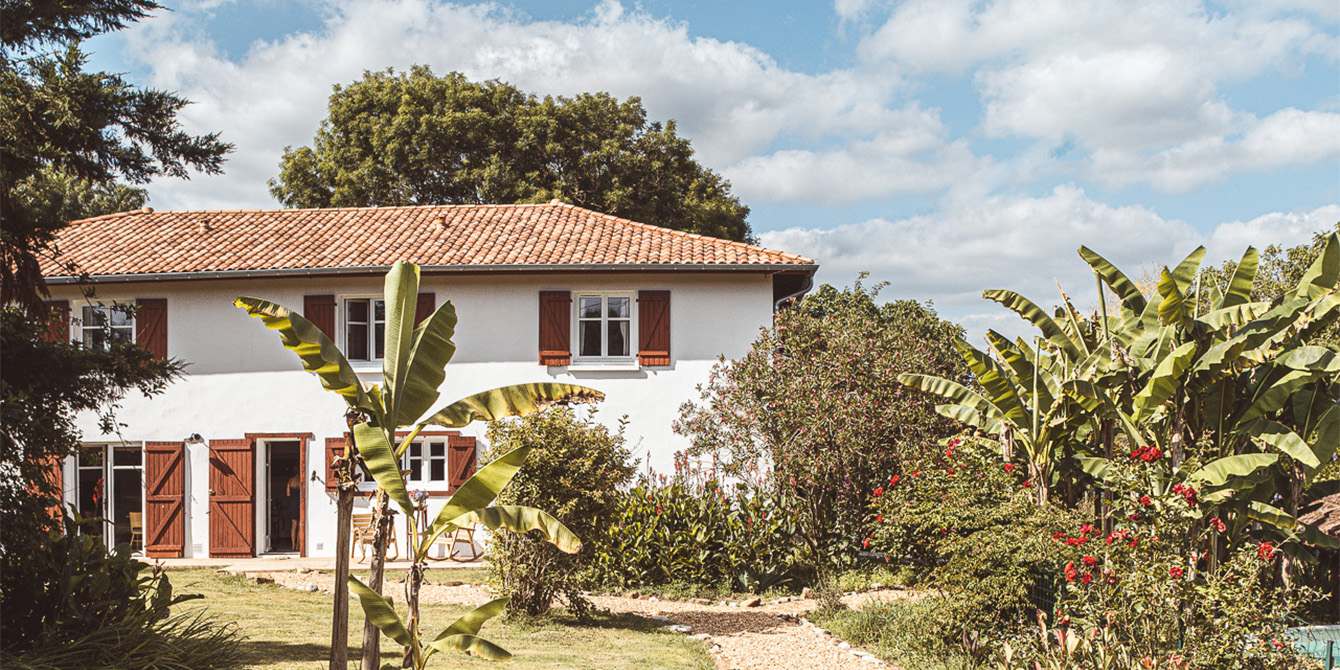 Maison basque : visite déco d'une Exte avec Slow Toki