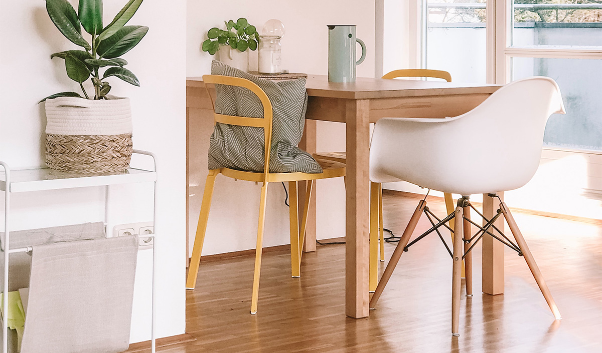 Décoration sol vinyle imitation parquet en bois clair