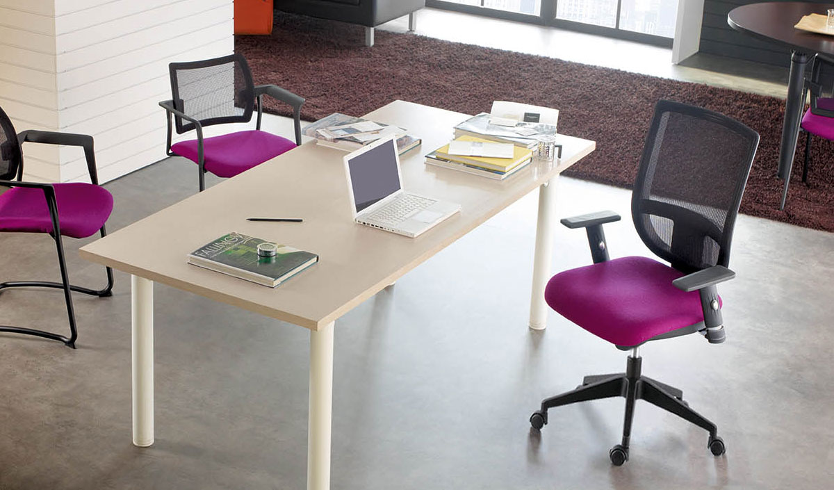 Chaise de bureau française imaginée par le designer Iratzoki