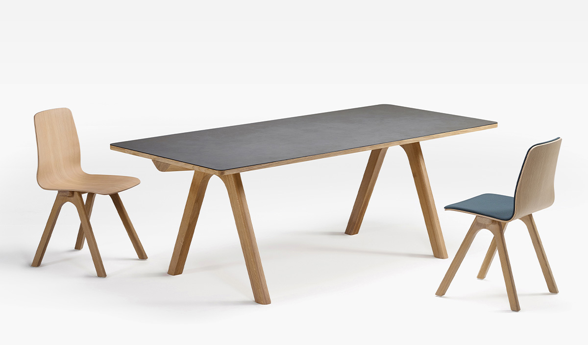 Table de designer en bois massif et céramique