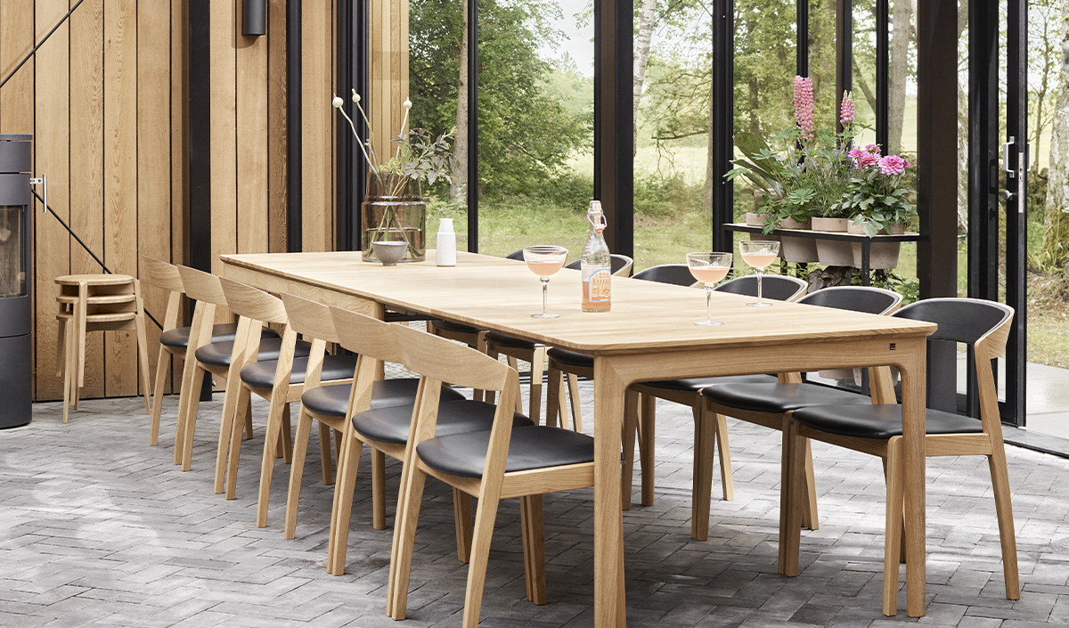 Quels produits d'entretien pour nettoyer une table en bois ? 