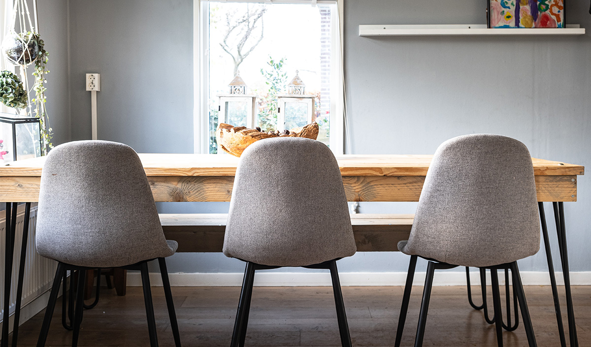 Imperméabiliser une chaise en tissu pour la protéger des taches