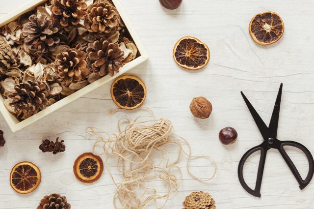Déco de Noël récup’ : 8 idées à faire soi-même pour des fêtes de fin d’année responsables !