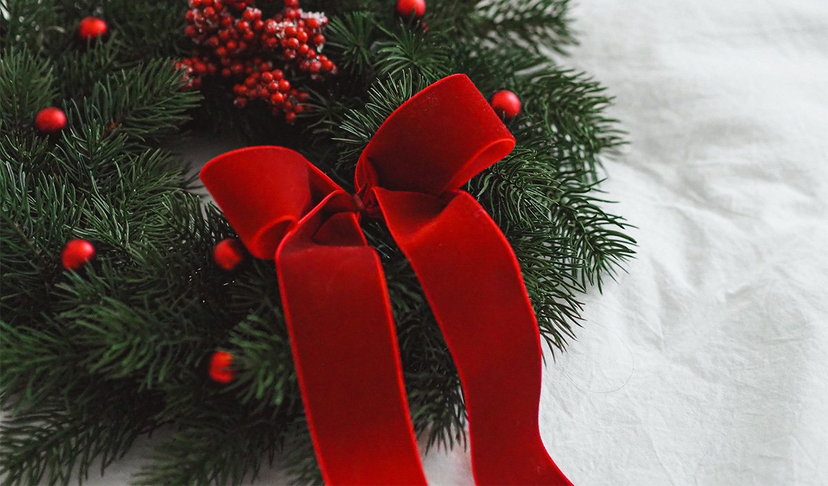 Récup' de ruban de Noël pour faire une couronne festive