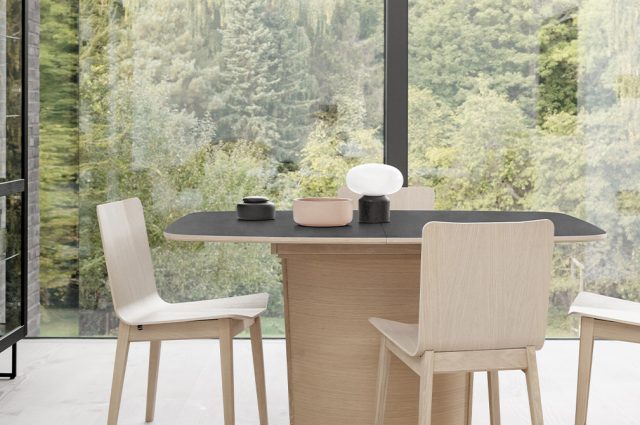 Entretien d’une table en stratifié : comment la nettoyer efficacement ?