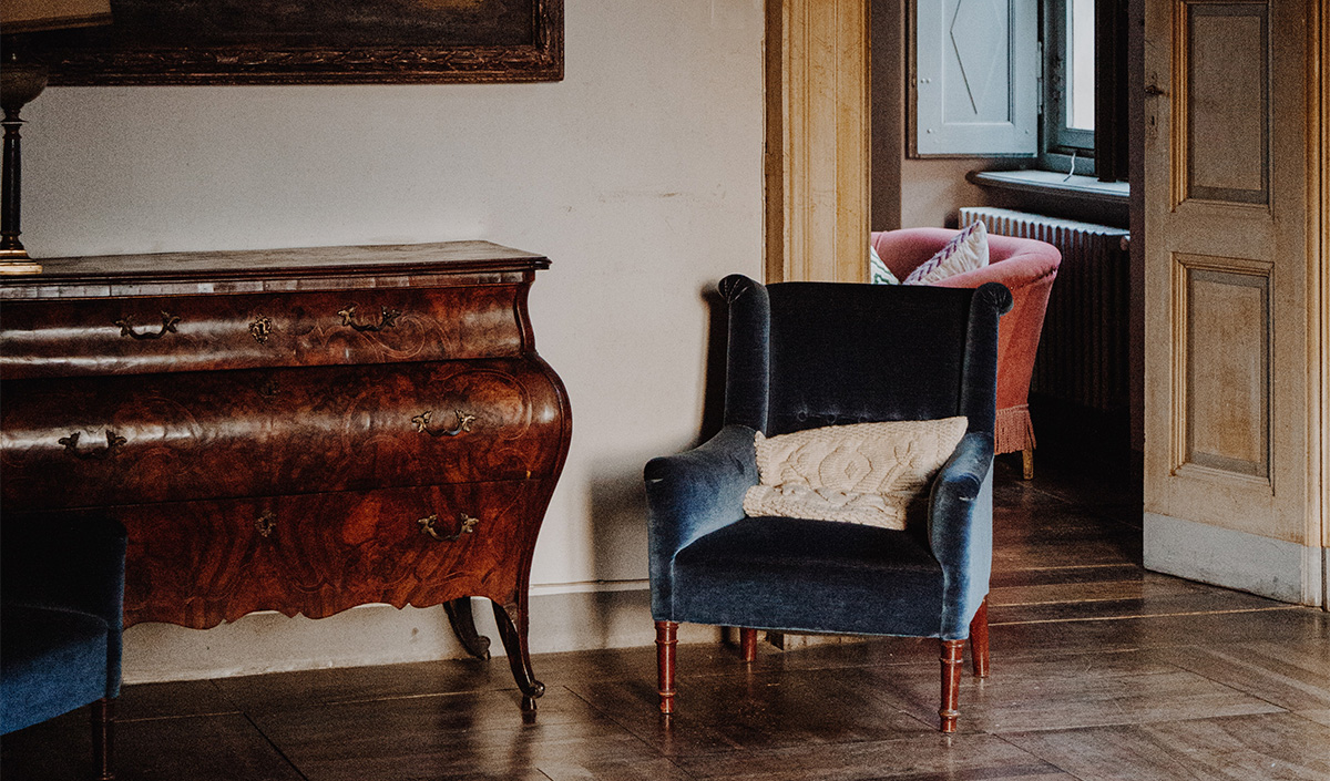 Mobilier français : commode française de style régence