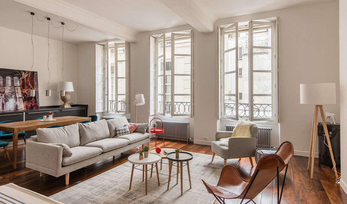 Home staging du salon d'un bien immobilier vide 