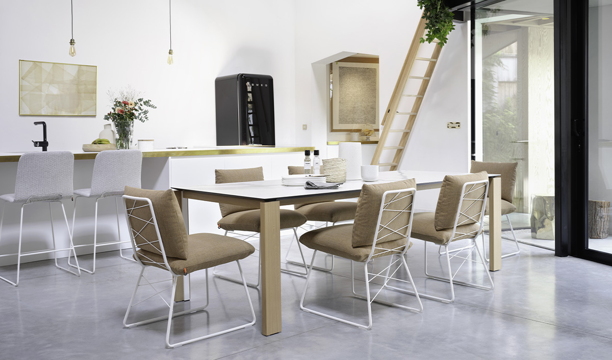 Chaise de salle à manger confortable de designer belge