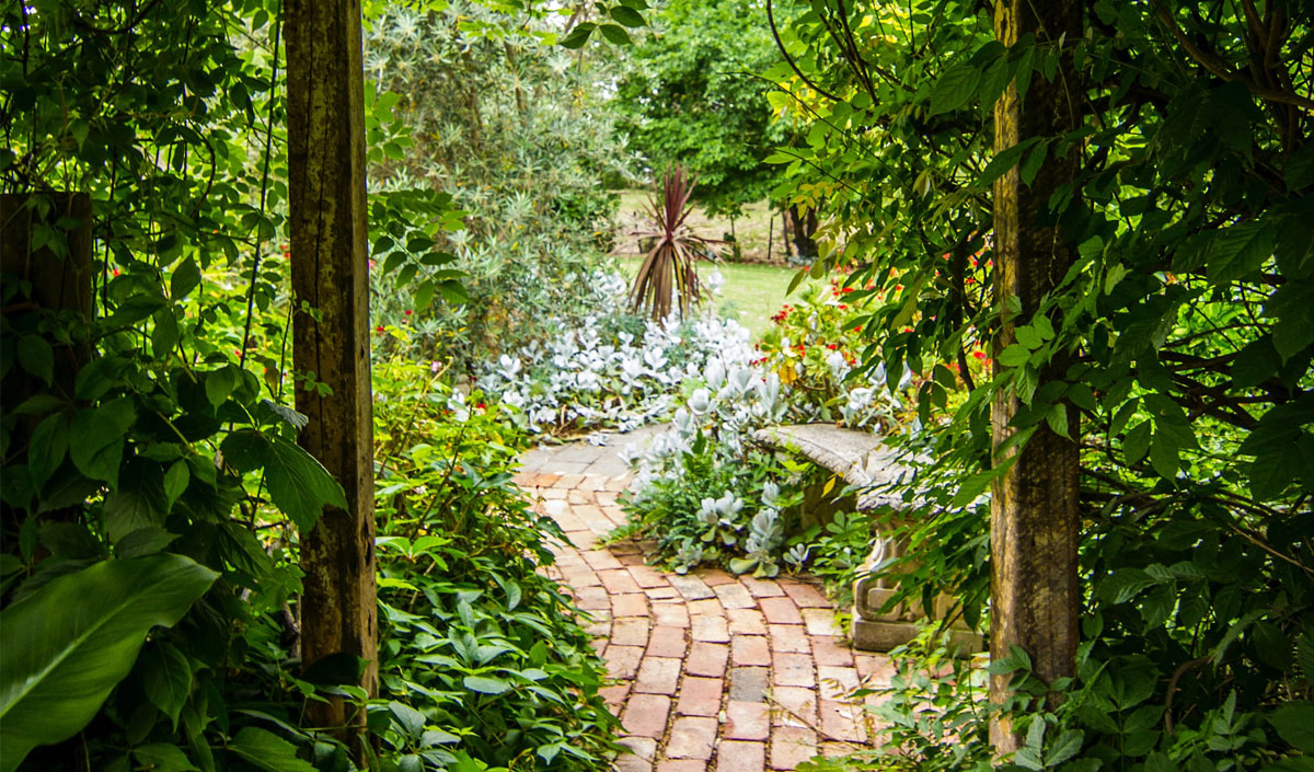 Miser sur l'énergie du ch'i dans un jardin Feng Shui