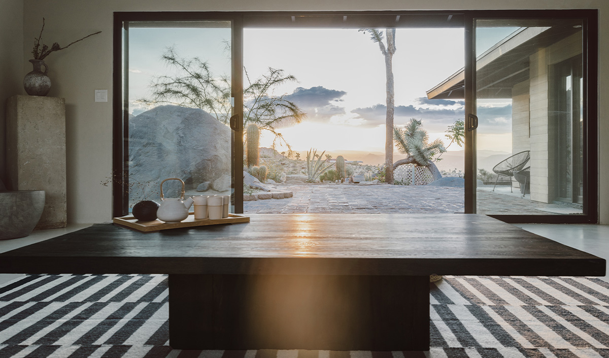 Salon de thé à la décoration japonaise dans une villa de designer en Californie