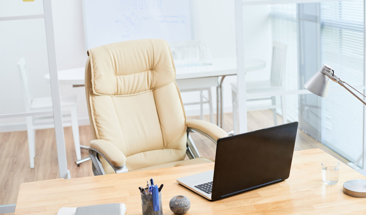 Chaise de bureau en synderme