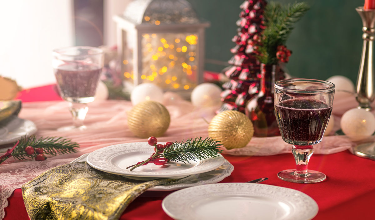 Du houx pour décorer votre table de Noël