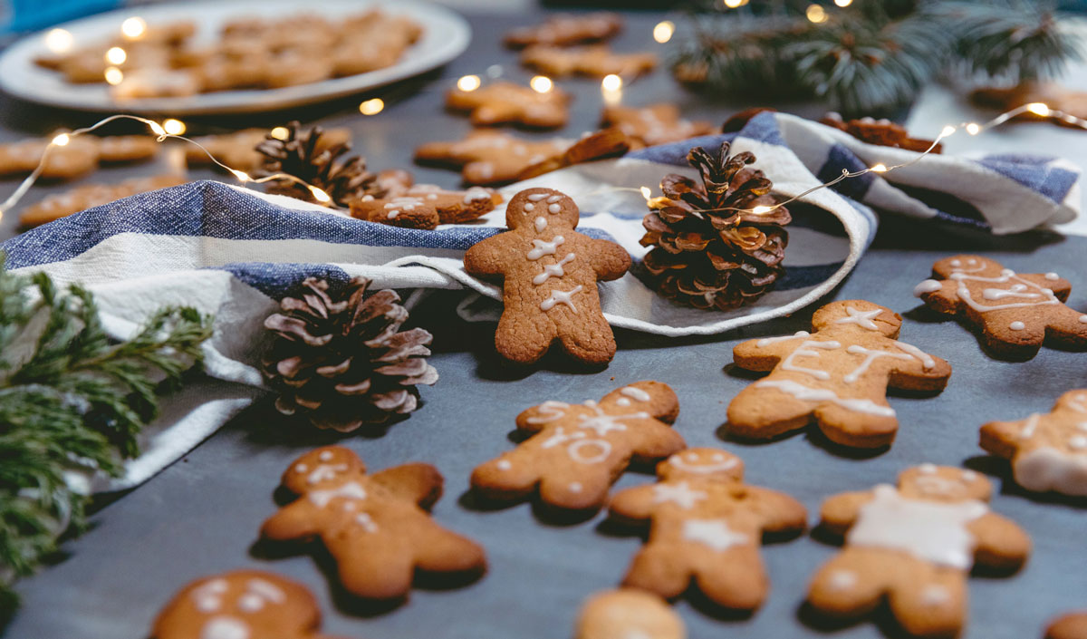 Une décoration de table de Noël en pain d épice