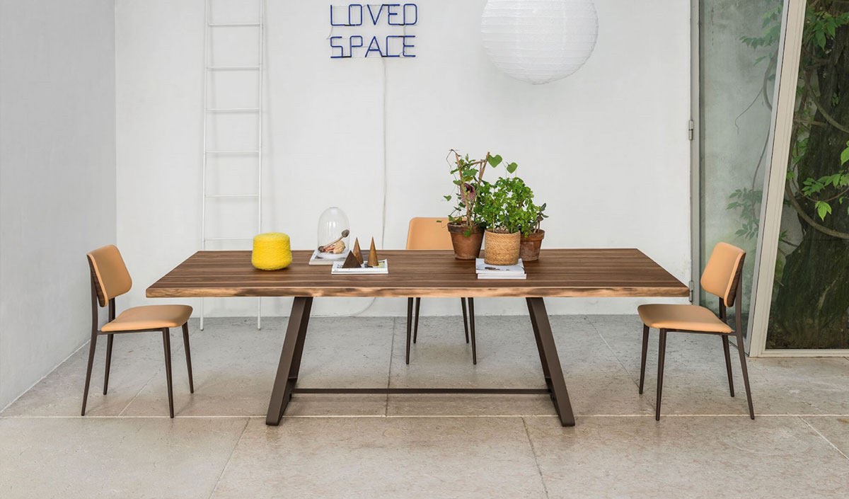 Adaptez le style des chaises et de la table à votre décoration intérieure.