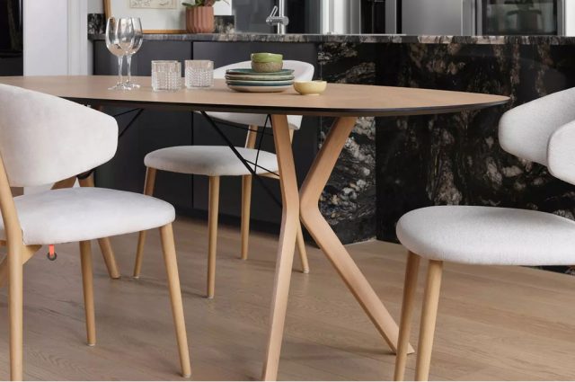 Quel espace prévoir autour d’une table ?