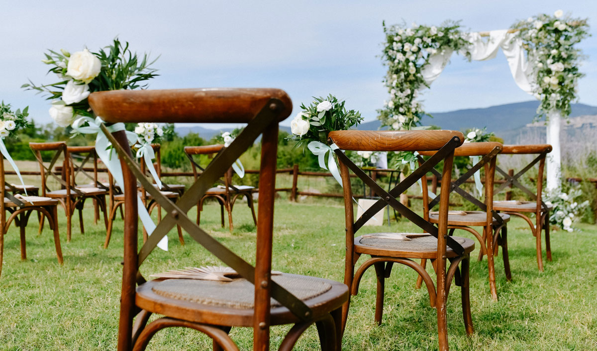 La chaise Bistrot : un charme d'antan pour un mariage esprit champêtre chic