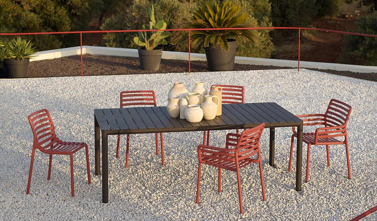Salon de jardin Nardi avec des chaises design