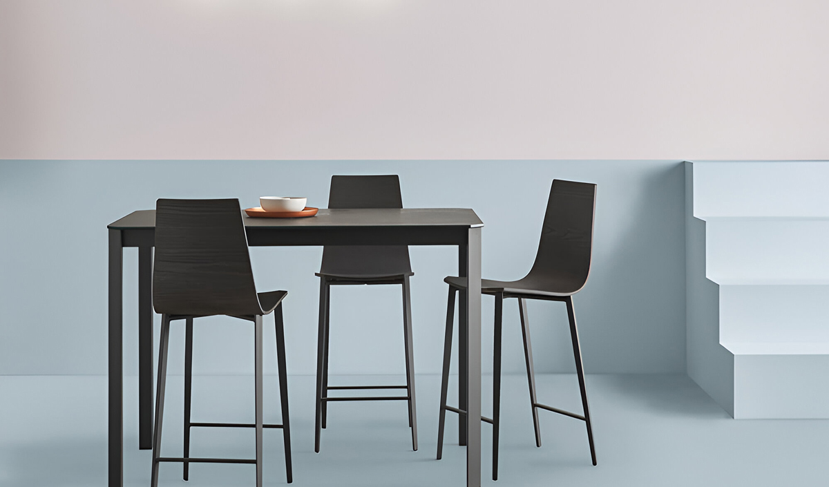 Ensemble cuisine table et tabourets de Mobliberica