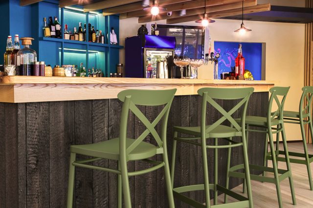 Créer un espace bar chez soi : nos conseils pour l’aménager facilement !