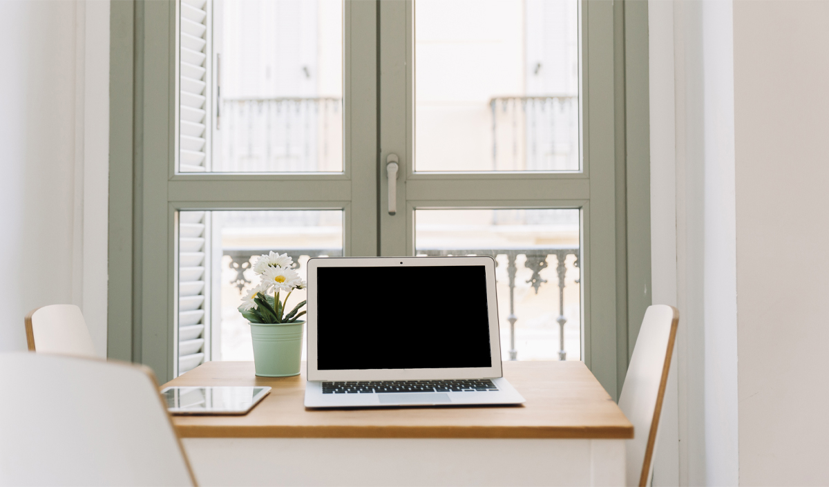 Les meilleures positions pour installer son bureau par rapport à la fenêtre