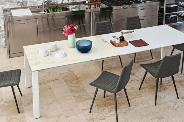 Quelles chaises associer avec une table blanche ?