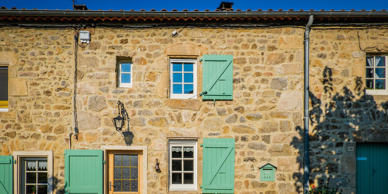 Maison ancienne : 4 raisons de changer ses fenêtres !
