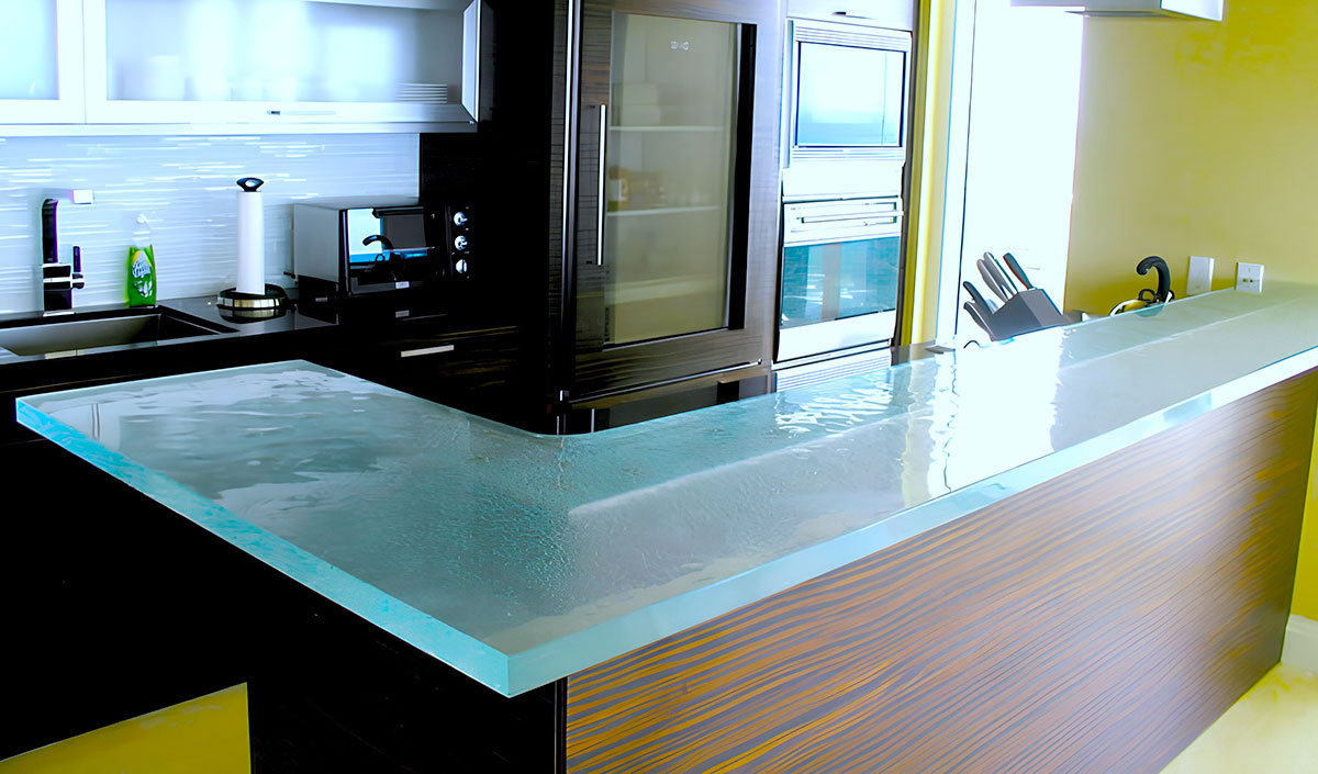 Le verre trempé pour un plan de travail de cuisine lumineux