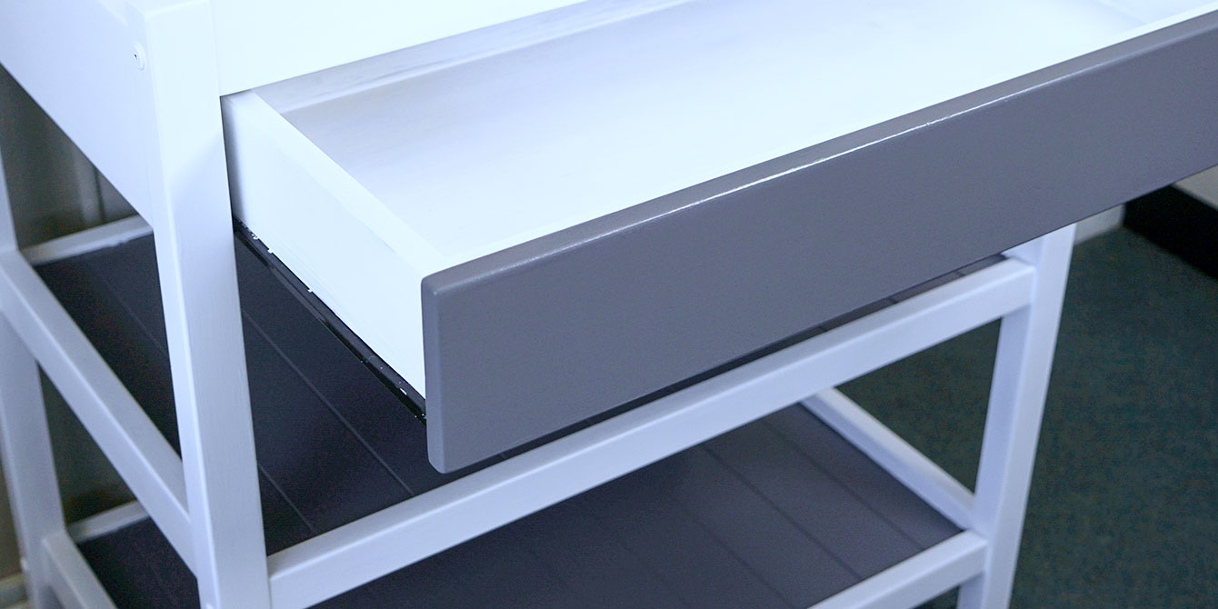 Choisir une table de cuisine avec des rangements pour optimiser l’espace