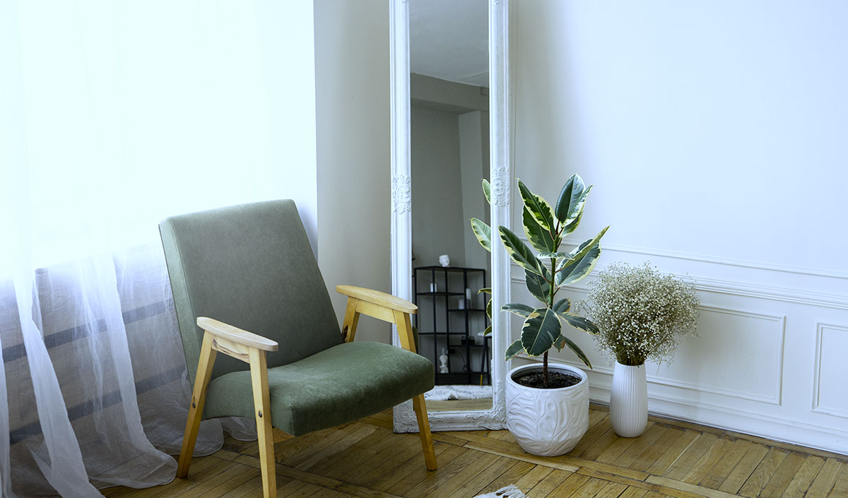 Le miroir : l'objet déco idéal pour agrandir visuellement l’entrée