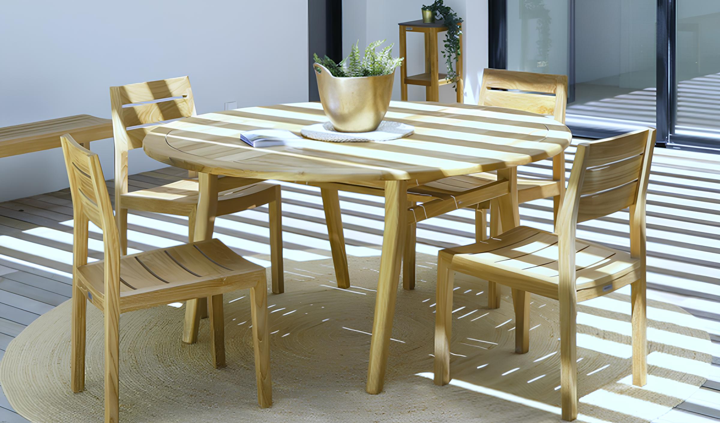 La peinture spéciale bois exotique pour table de jardin en teck ou acacia
