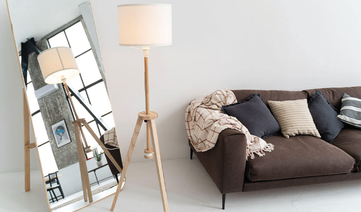 Utiliser des miroirs pour diffuser la lumière dans le salon