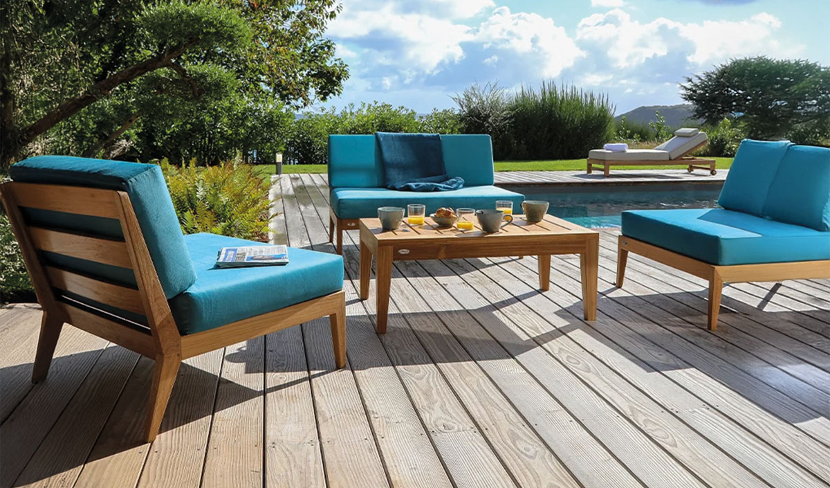 FAQ : vos questions pour dégriser un meuble de jardin en teck