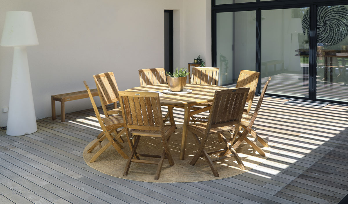 Les autres produits d'entretien à adopter pour un salon de jardin en teck